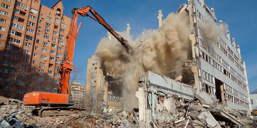 Снос и демонтаж зданий - работа для профессионалов 
